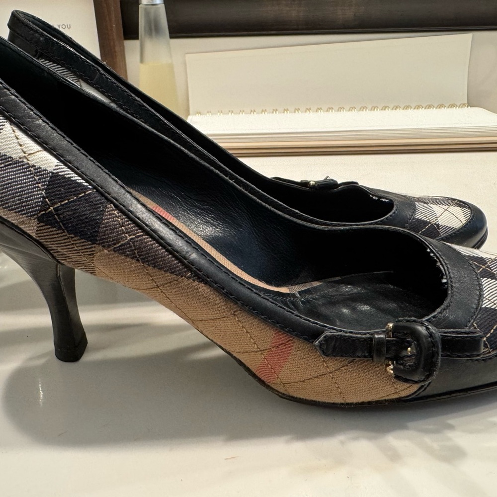 Burberry Plaid Mid-Heel Pumps in Black and Tan